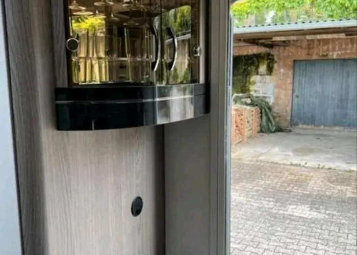 Luxus Wohnwagen Zur Vermietung Mit Ac, Markise, Wc Und Duschkabine